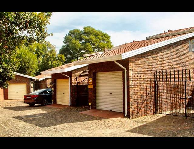 3 BEDROOM DUPLEX FOR SALE IN MEADOWBROOK